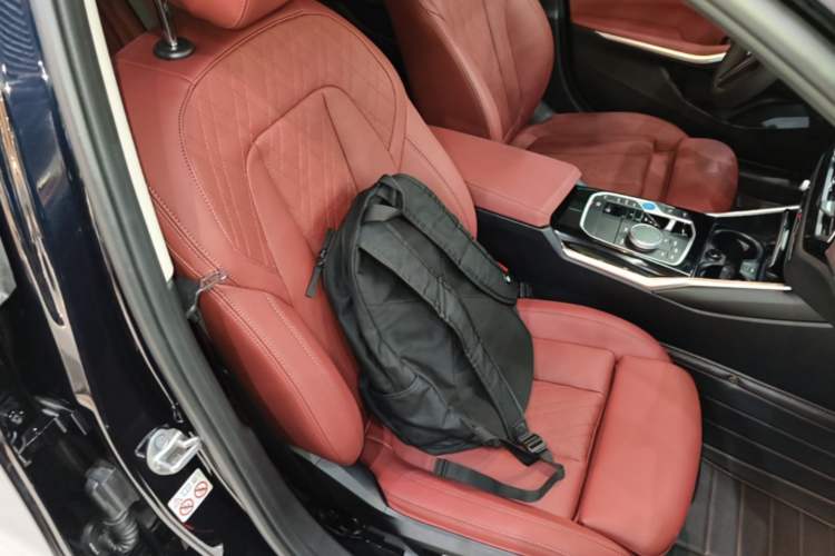 Used BMW i3 2022 eDrive 35 L Right Front Seat