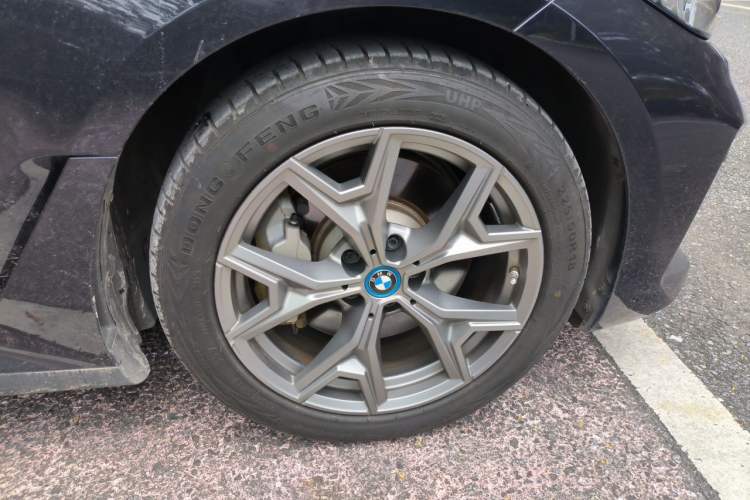 Used BMW i3 2022 eDrive 35 L Right Front Wheel Hub