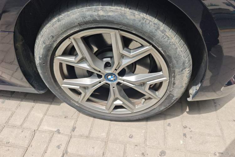 Used BMW i3 2022 eDrive 35 L Right Front Wheel Hub