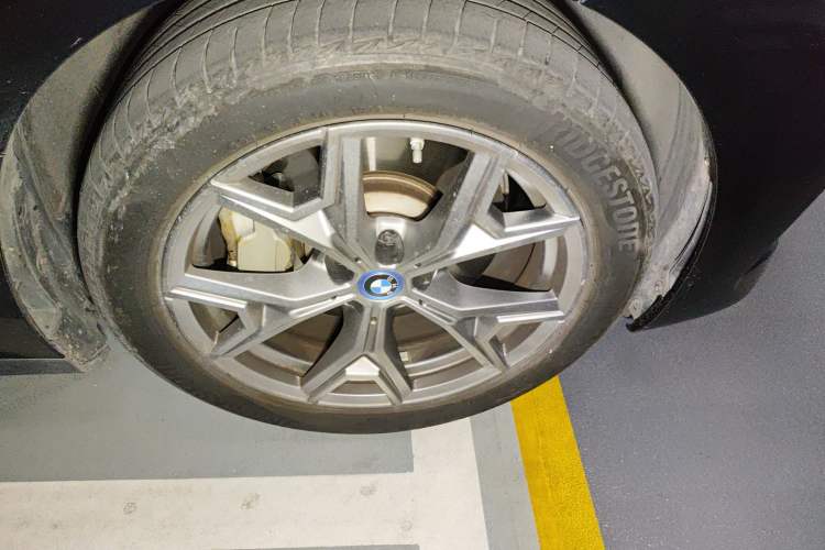 Used BMW i3 2022 eDrive 35 L Right Front Wheel Hub