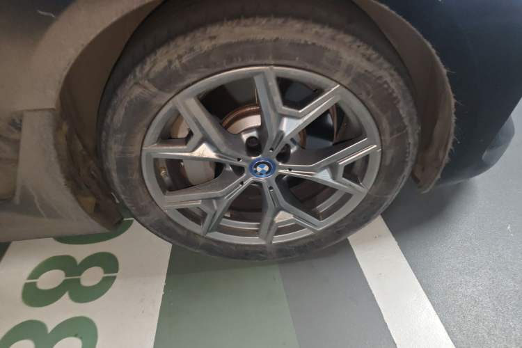 Used BMW i3 2022 eDrive 35 L Right Front Wheel Hub