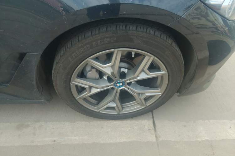Used BMW i3 2022 eDrive 35 L Right Front Wheel Hub