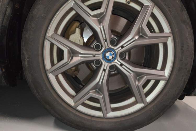 Used BMW i3 2022 eDrive 35 L Right Front Wheel Hub