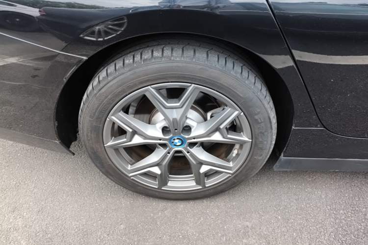 Used BMW i3 2022 eDrive 35 L Right Rear Wheel Hub