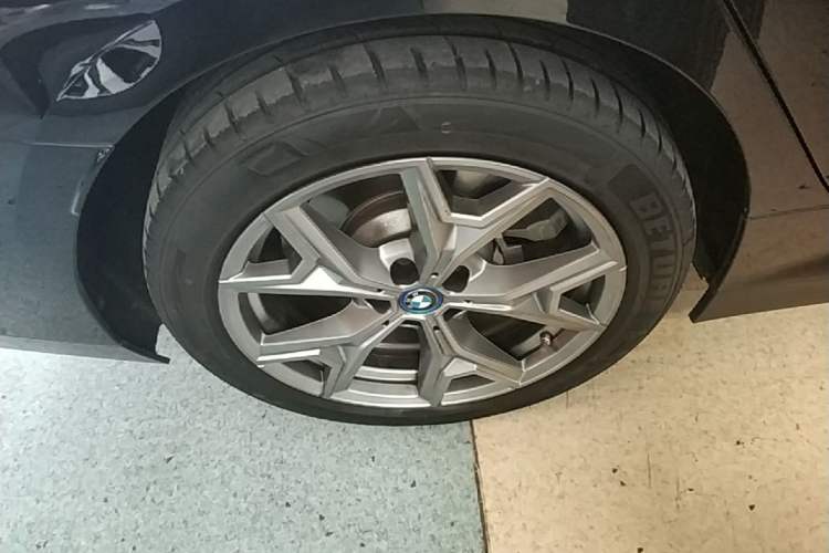 Used BMW i3 2022 eDrive 35 L Right Rear Wheel Hub