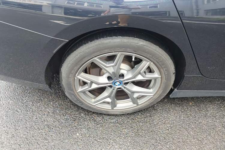Used BMW i3 2022 eDrive 35 L Right Rear Wheel Hub