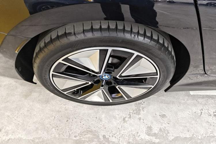 Used BMW i3 2022 eDrive 35 L Right Rear Wheel Hub