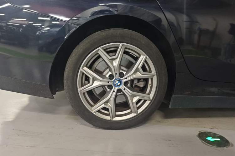Used BMW i3 2022 eDrive 35 L Right Rear Wheel Hub