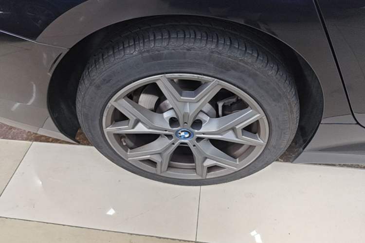 Used BMW i3 2022 eDrive 35 L Right Rear Wheel Hub