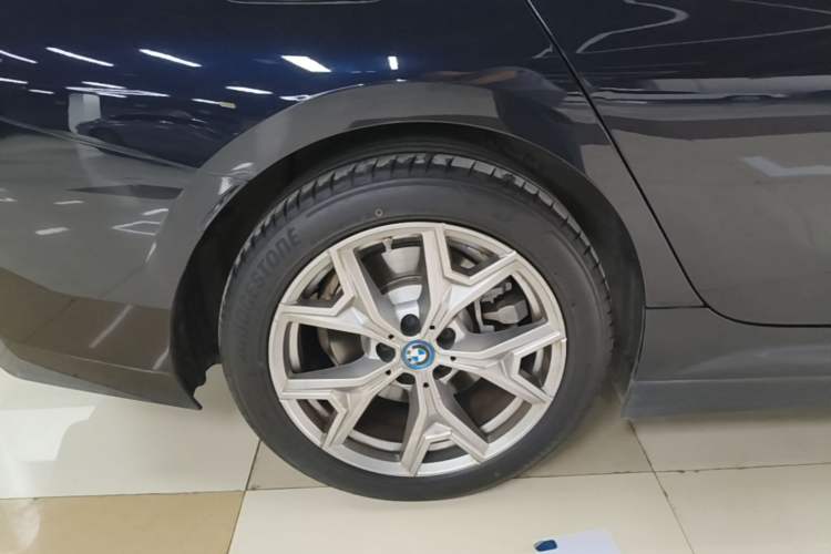 Used BMW i3 2022 eDrive 35 L Right Rear Wheel Hub
