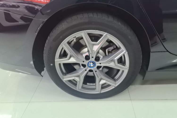 Used BMW i3 2022 eDrive 35 L Right Rear Wheel Hub