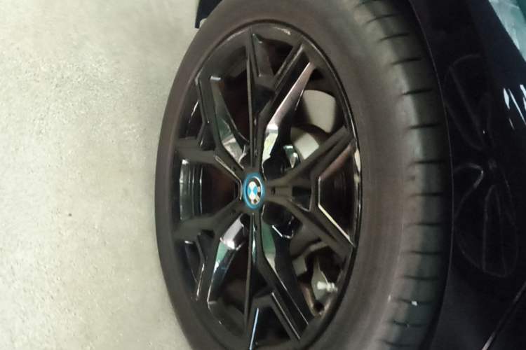 Used BMW i3 2022 eDrive 35 L Right Rear Wheel Hub