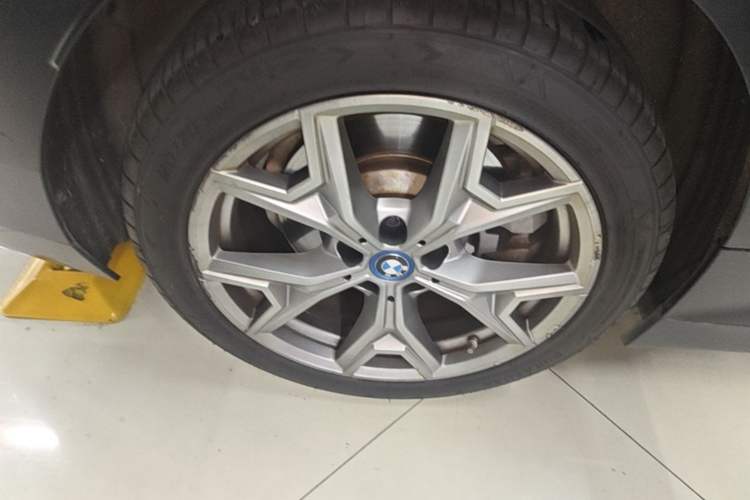 Used BMW i3 2022 eDrive 35 L Right Rear Wheel Hub