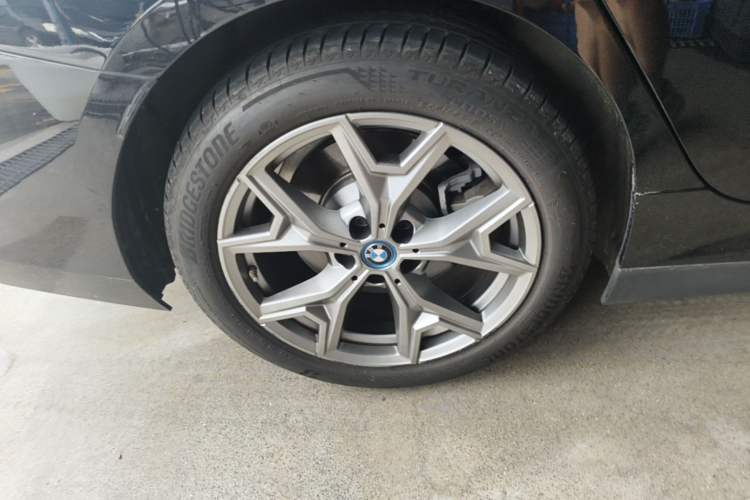 Used BMW i3 2022 eDrive 35 L Right Rear Wheel Hub
