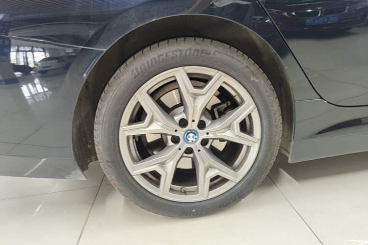 Used BMW i3 2022 eDrive 35 L Right Rear Wheel Hub