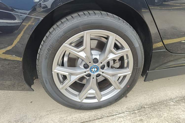 Used BMW i3 2022 eDrive 35 L Right Rear Wheel Hub