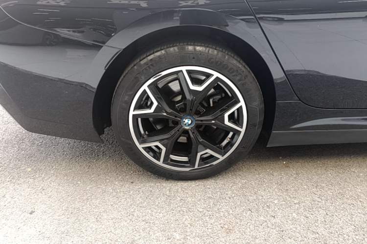Used BMW i3 2022 eDrive 35 L Right Rear Wheel Hub