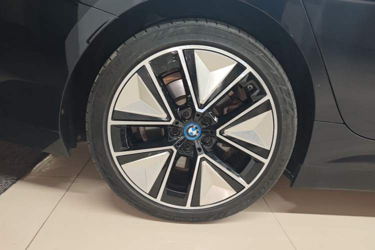 Used BMW i3 2022 eDrive 35 L Right Rear Wheel Hub