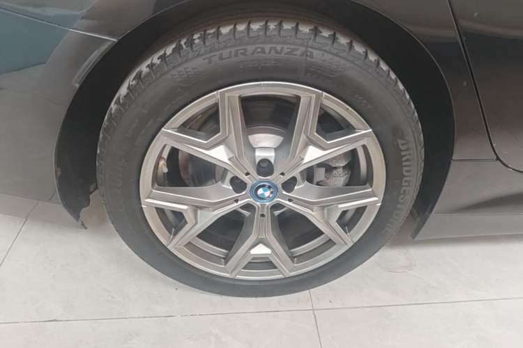 Used BMW i3 2022 eDrive 35 L Right Rear Wheel Hub