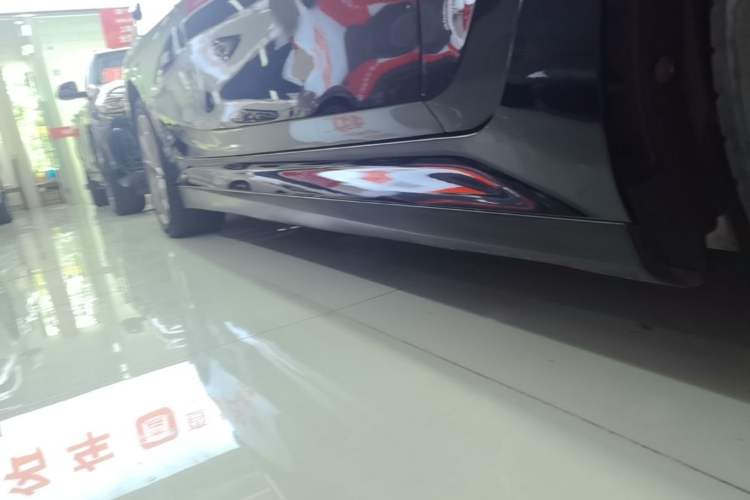 Used BMW i3 2022 eDrive 35 L Right Side Sill