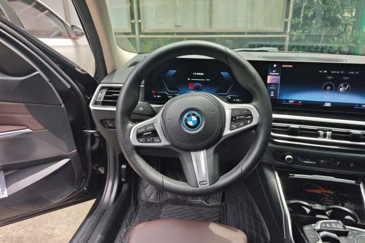 Used BMW i3 2022 eDrive 35 L Steering Wheel