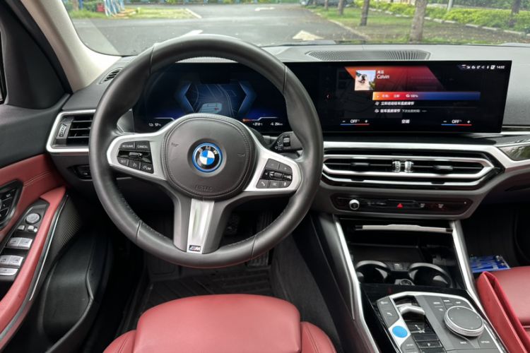 Used BMW i3 2022 eDrive 35 L Steering Wheel