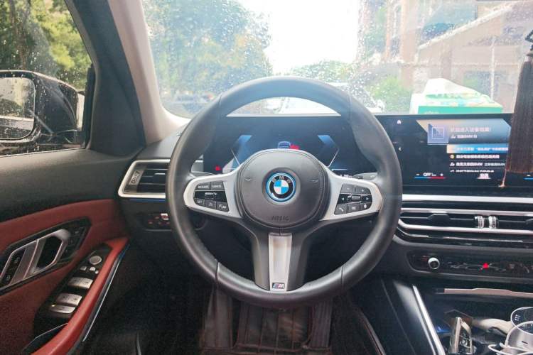 Used BMW i3 2022 eDrive 35 L Steering Wheel