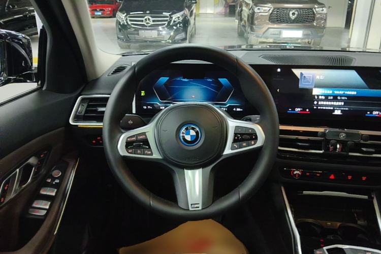 Used BMW i3 2022 eDrive 35 L Steering Wheel