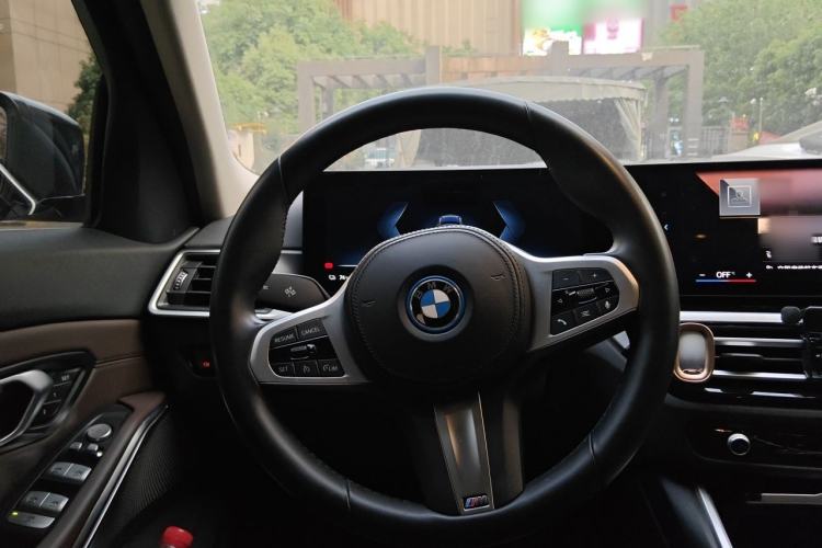 Used BMW i3 2022 eDrive 35 L Steering Wheel