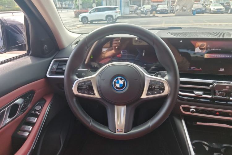 Used BMW i3 2022 eDrive 35 L Steering Wheel