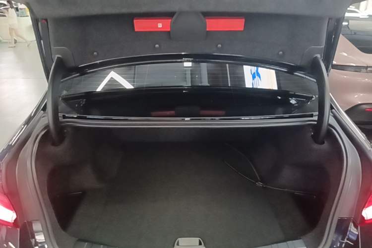 Used BMW i3 2022 eDrive 35 L Trunk