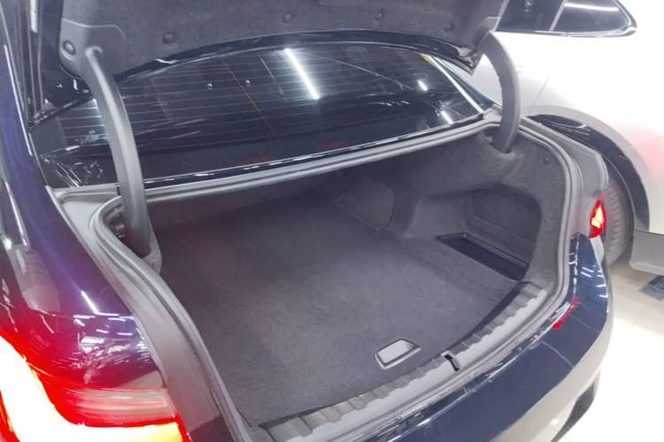 Used BMW i3 2022 eDrive 35 L Trunk