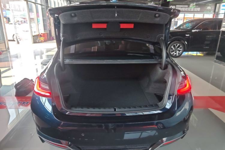 Used BMW i3 2022 eDrive 35 L Trunk