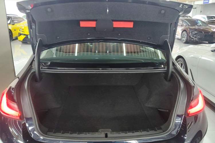 Used BMW i3 2022 eDrive 35 L Trunk