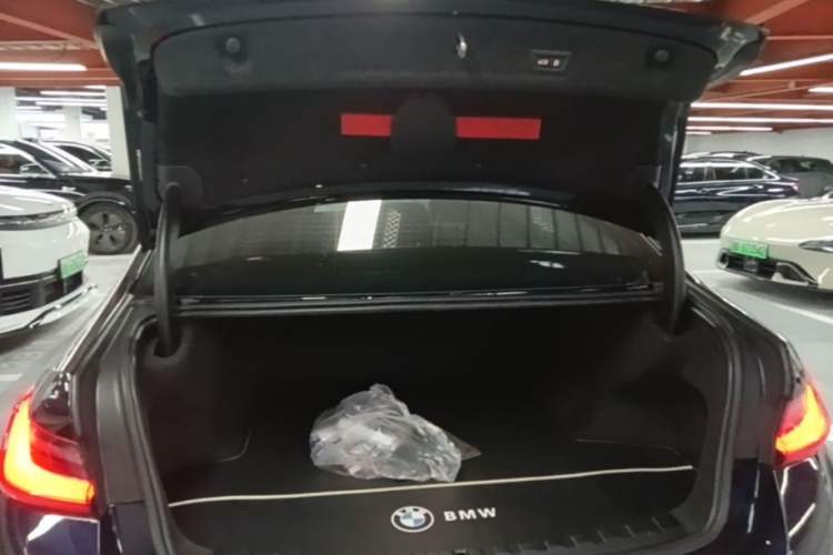 Used BMW i3 2022 eDrive 35 L Trunk