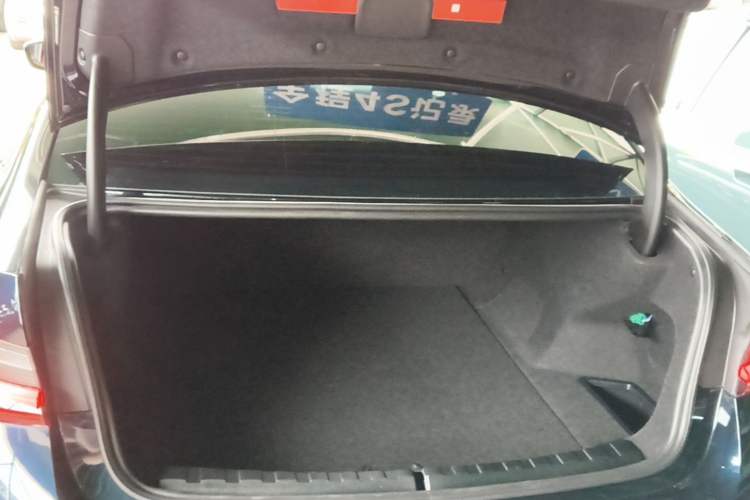 Used BMW i3 2022 eDrive 35 L Trunk