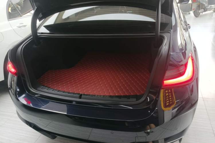 Used BMW i3 2022 eDrive 35 L Trunk