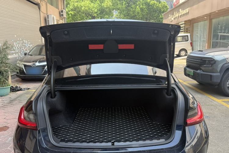 Used BMW i3 2022 eDrive 35 L Trunk