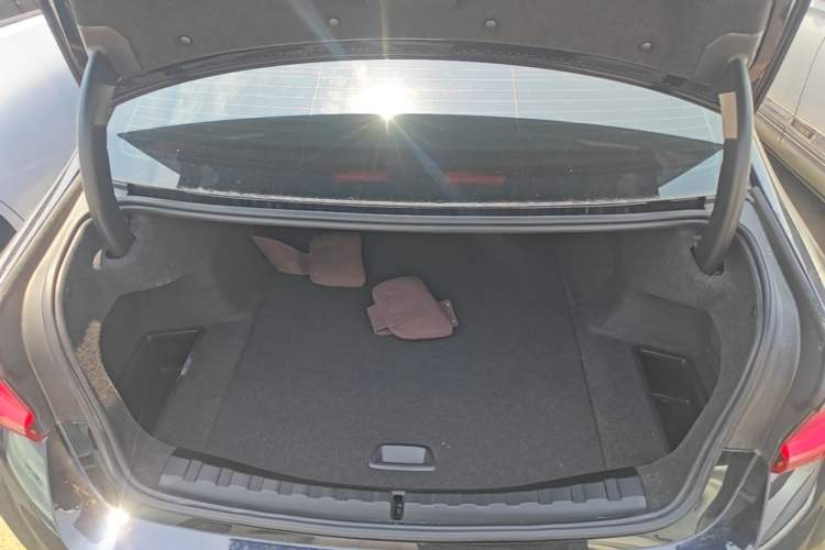 Used BMW i3 2022 eDrive 35 L Trunk