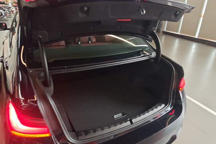 Used BMW i3 2022 eDrive 35 L Trunk