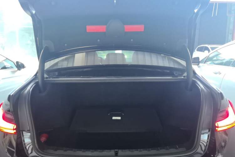 Used BMW i3 2022 eDrive 35 L Trunk