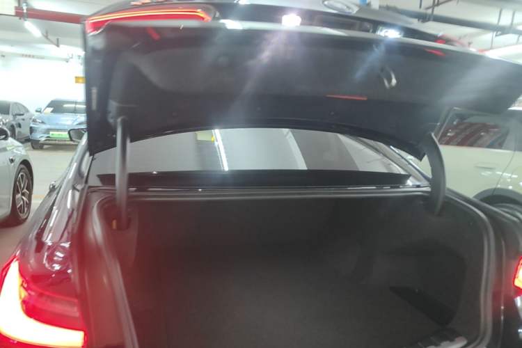 Used BMW i3 2022 eDrive 35 L Trunk