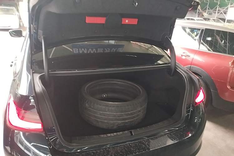 Used BMW i3 2022 eDrive 35 L Trunk