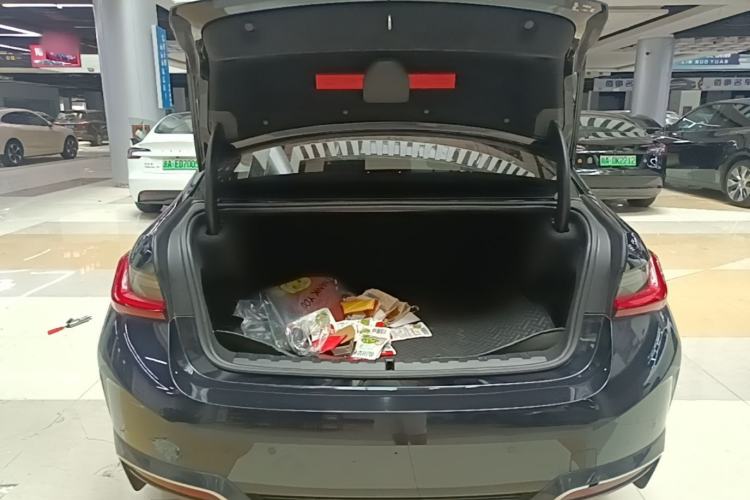Used BMW i3 2022 eDrive 35 L Trunk