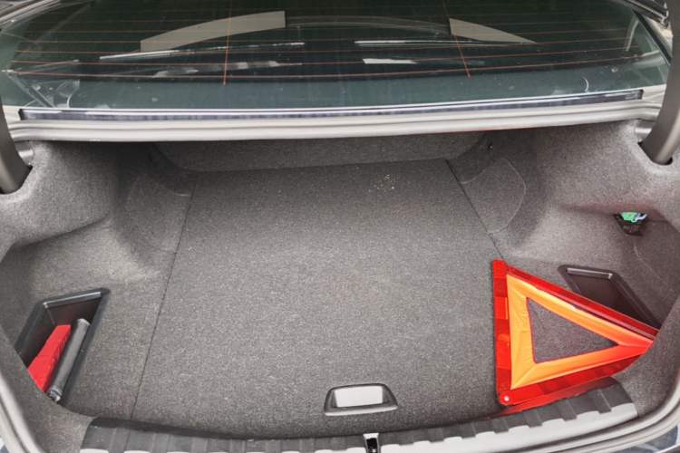 Used BMW i3 2022 eDrive 35 L Trunk
