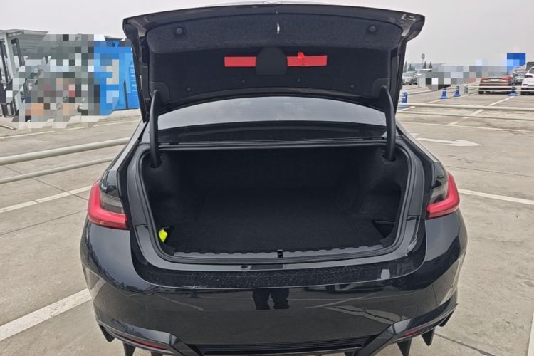 Used BMW i3 2022 eDrive 35 L Trunk