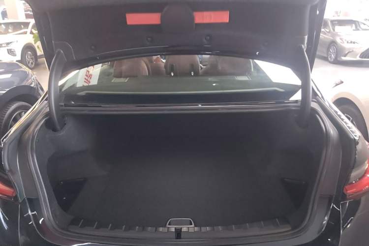 Used BMW i3 2022 eDrive 35 L Trunk