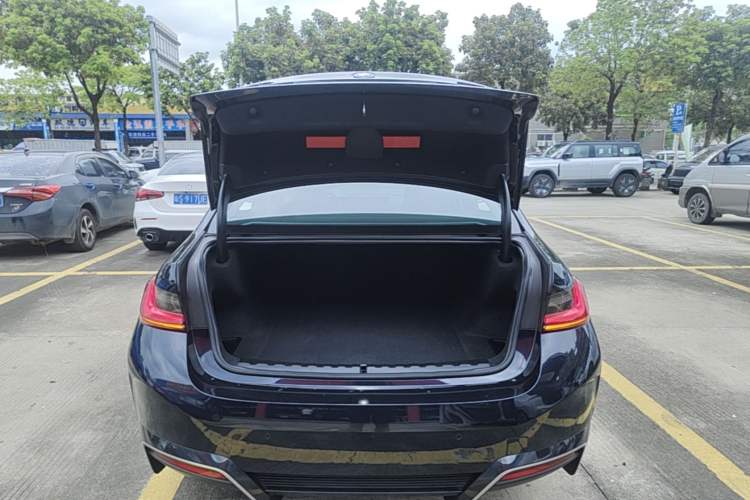 Used BMW i3 2022 eDrive 35 L Trunk