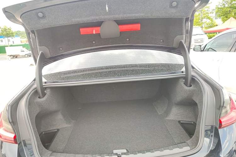 Used BMW i3 2022 eDrive 35 L Trunk