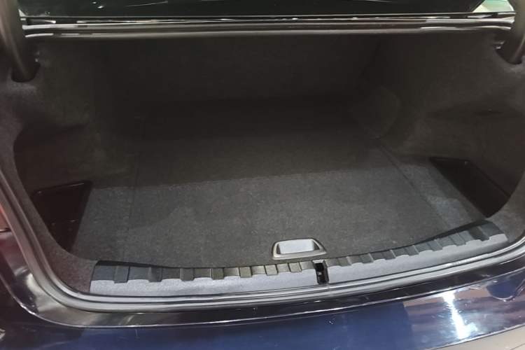 Used BMW i3 2022 eDrive 35 L Trunk